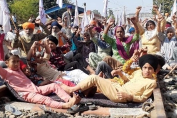 Rail Board chief rules out partial resumption of train services in Punjab, says farmers still around station premises