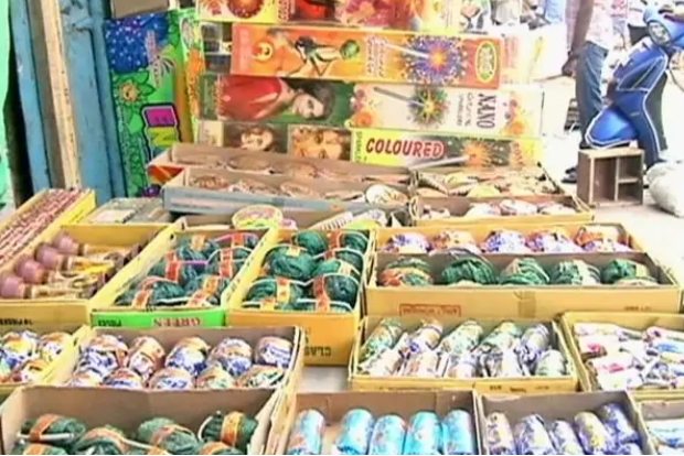 All firecrackers sale licenses in Delhi suspended ahead of Diwali