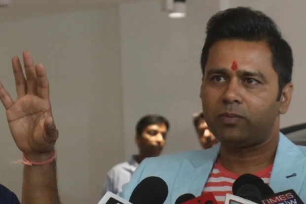 Aakash Chopra defends Kohlis RCB and India captaincy