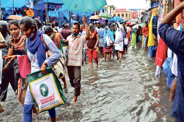 Heavy downpour dampens Deepavali spirit in Tiruchy Heavy downpour dampens Deepavali spirit in Tiruchy
