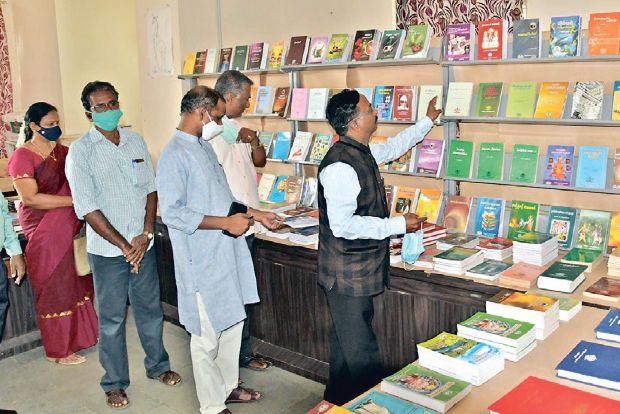 Lockdown improves reading habit, record Rs 17L sale at Tamil Univ book fair