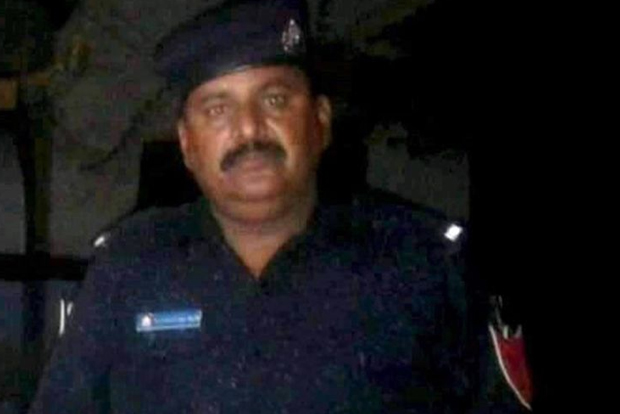 Pakistani cop-daughter duo nab rapists, hailed for courageous and risky move