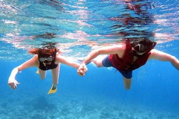 Kajal Aggarwal, hubby go deep sea diving on honeymoon in Maldives