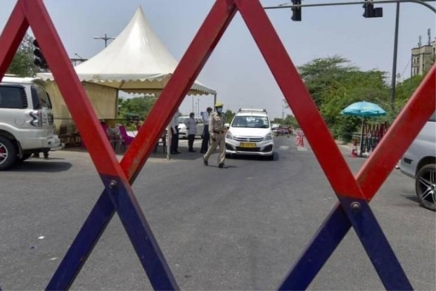 Noida on alert, police checks intensified after suspected terrorists held in Delhi