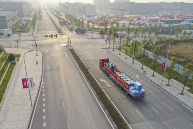 New highway freight service links China, Kazakhstan
