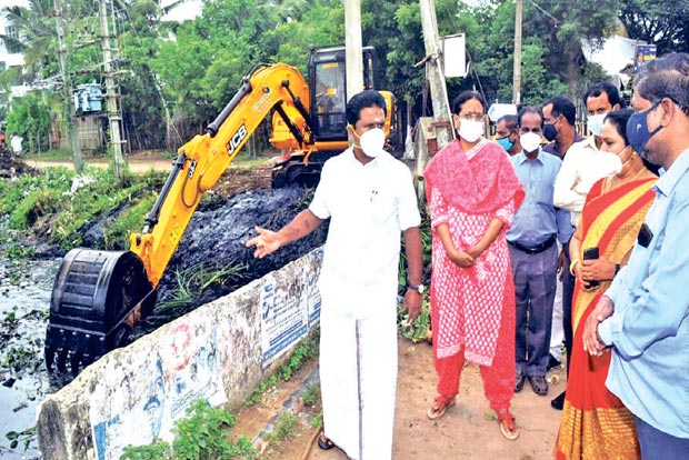 Food Minister checks cyclone readiness in Tiruvarur district Food Minister checks cyclone readiness in Tiruvarur district