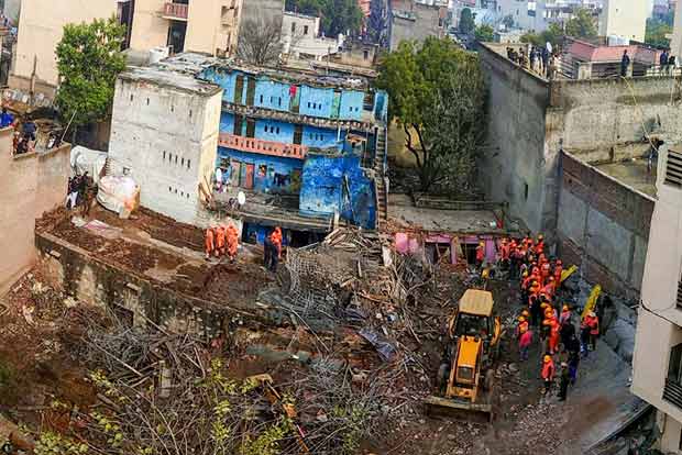 Balcony of TNSCB flat collapses