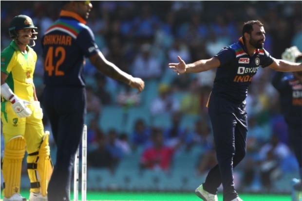 1st ODI: Australia post a formidable total of 374/6 on the board