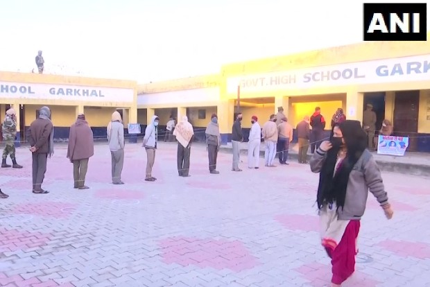 JK: Polling begins for first phase of DDC elections JK: Polling begins for first phase of DDC elections