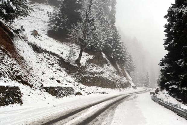 Leh freezes at minus 12.9, mercury dips across Jammu and Kashmir Leh freezes at minus 12.9, mercury dips across Jammu and Kashmir
