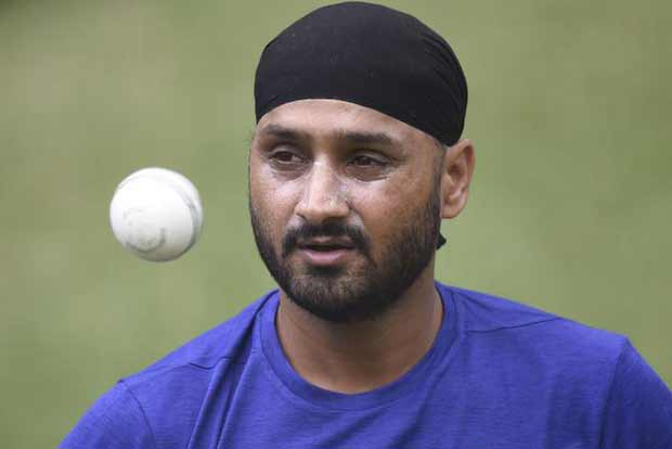 Captaincy not affecting Kohli, others have to step up: Harbhajan