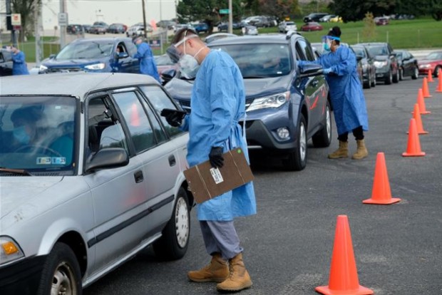 As cold weather arrives, U.S. states see record increases in COVID-19 cases