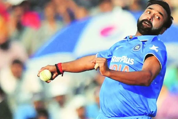 Delhi Capitals leg-spinner Amit Mishra out of IPL with fractured finger