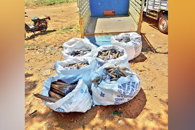 Huge quantity of gutkha, crackers seized in Karur