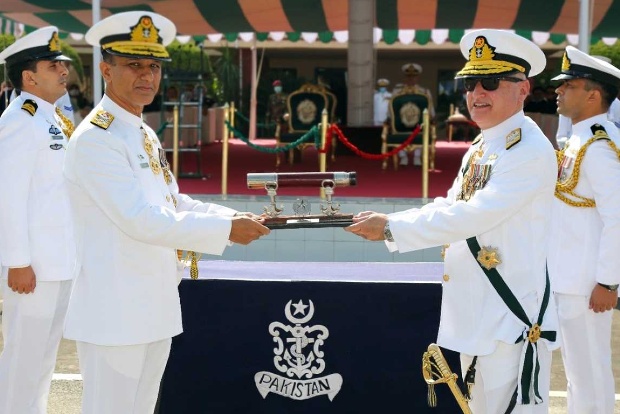 Admiral Amjad Khan Niazi takes over as new Pakistan Navy chief