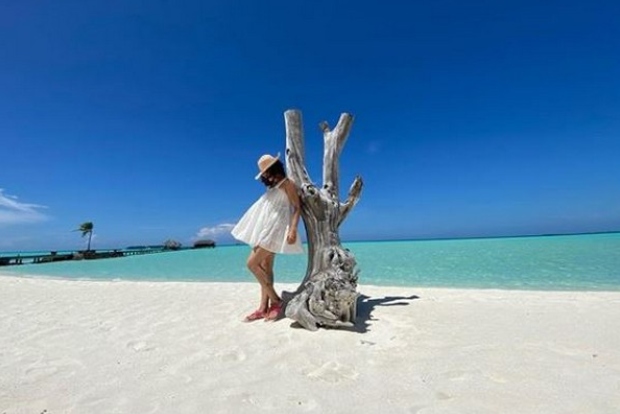 Taapsee Pannu shares mesmerising picture of her getaway in Maldives