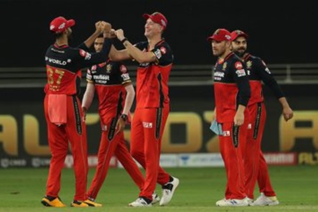 King Kohlis troops slay Super Kings in a lopsided affair