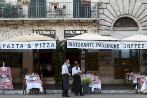 Italy set to impose new anti-coronavirus social curbs