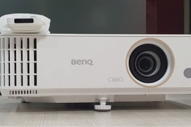BenQ TH585 home projector: Still watching IPL on TV?