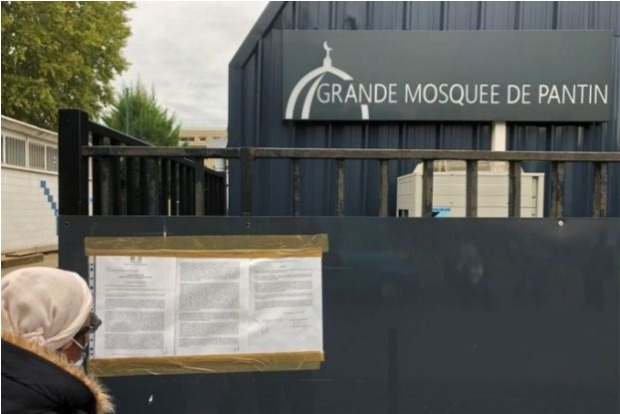French authorities to close Paris mosque in crackdown on extremism French authorities to close Paris mosque in crackdown on extremism