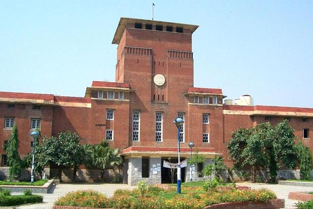 Police detains DUSU President, ABVP members while protest against Delhi govt