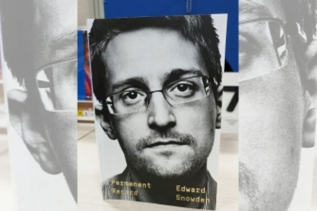 Snowden obtains open-ended Russian residence permit Snowden obtains open-ended Russian residence permit