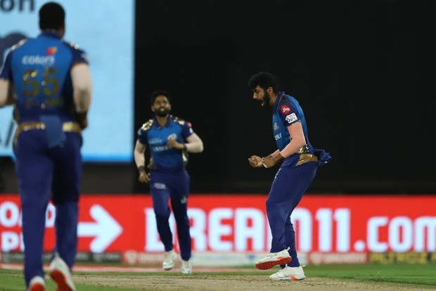 IPL: Early swing makes captains Kohli, Pollard change plans