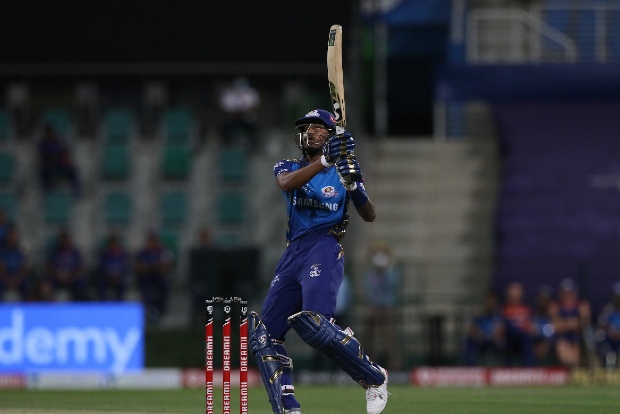 Hardik fires Mumbai Indians to 195/5