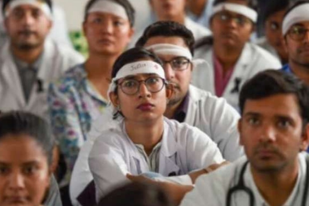 Senior doctors of NDMC hospitals go on mass casual leave, threaten indefinite strike