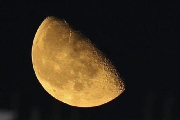 Scientists find water on sunlit surface of Moon