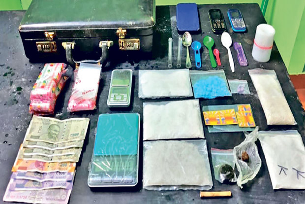 Trio in possession of drugs worth Rs 10 lakh held in city Trio in possession of drugs worth Rs 10 lakh held in city