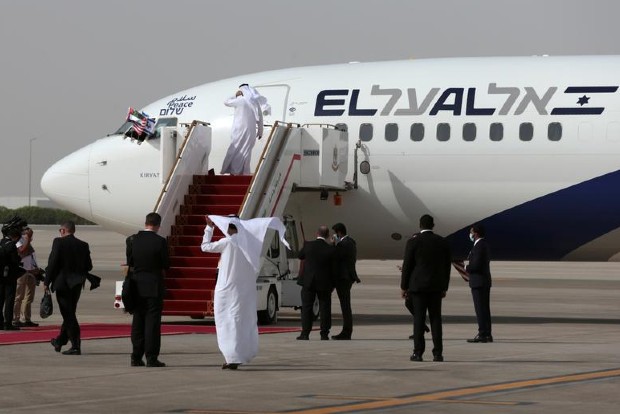 Saudi Arabia says flights to, from UAE can fly over kingdom