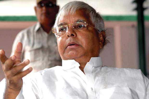 RJD ticket-seekers violate Covid protocols to meet Lalu Yadav