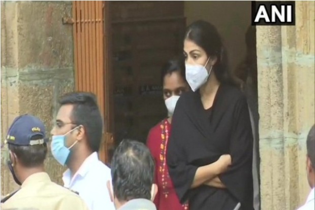 Rhea Chakraborty active member of drug syndicate, used to manage finance for drug procurement with Sushant: NCB