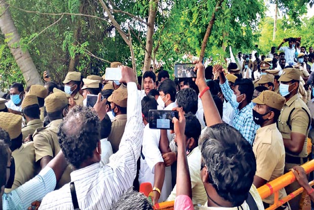 Tension in Ariyalur as PMK men oppose Udhayanidhi’s visit to Vignesh house