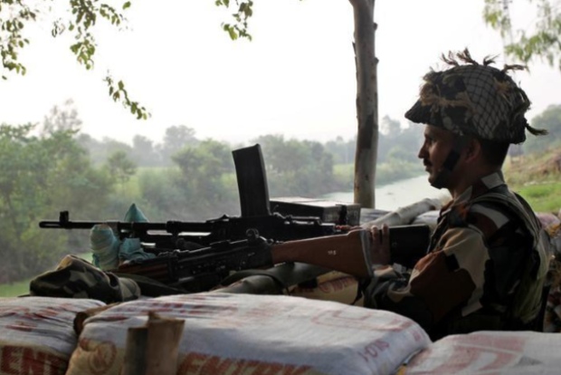 Pak targets Indian positions on LoC in J-Ks Poonch district