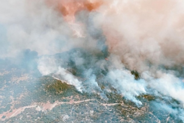 Smoke blankets S.California due to wildfires Smoke blankets S.California due to wildfires