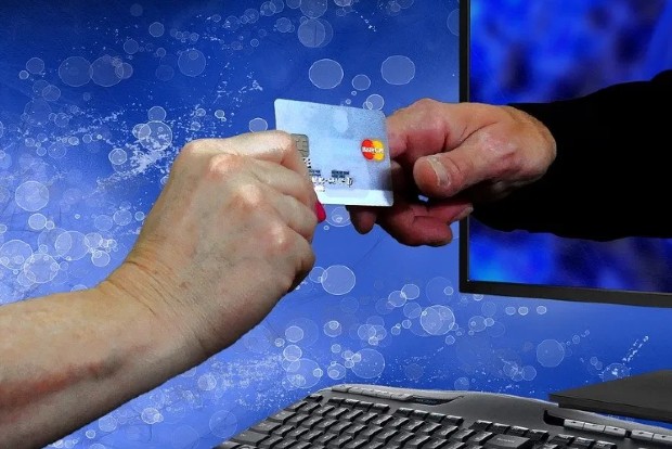 How shifting to e-commerce has benefitted small businesses