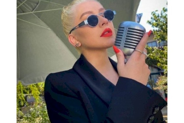 Christina Aguilera didnt find kissing Madonna in 2003 shocking