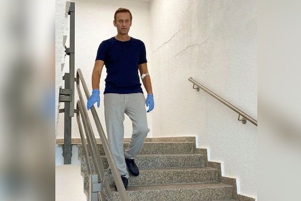 Kremlin critic Navalny posts photo of himself walking Kremlin critic Navalny posts photo of himself walking