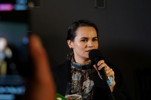 Belarus warns EU against inviting Lukashenkos rival to meeting