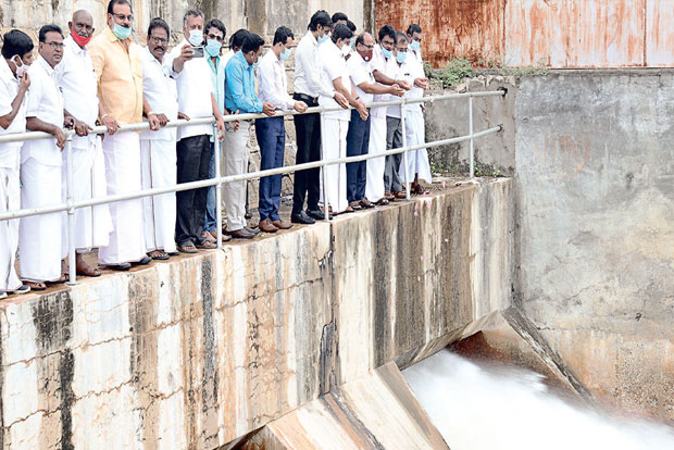 Amaravathi dam opened for cultivation in 51,903 acres Amaravathi dam opened for cultivation in 51,903 acres