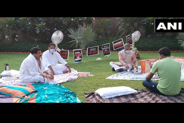 PM praises Harivansh for offering tea to protesting opposition MPs