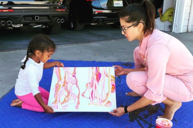 Sunny Leone and daughters tryst with art