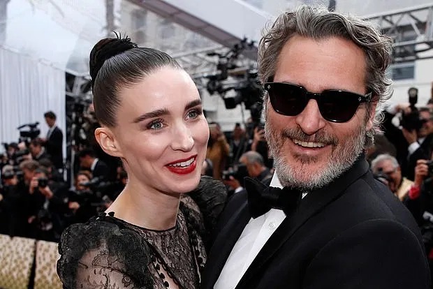 Joaquin Phoenix, Rooney Mara welcome baby boy River Joaquin Phoenix, Rooney Mara welcome baby boy River