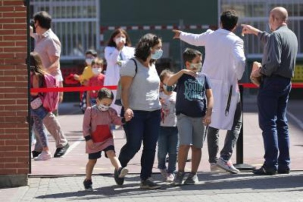 Madrid slows down vaccine jabs over Easter despite govt plea Madrid slows down vaccine jabs over Easter despite govt plea