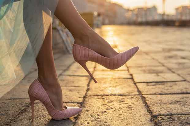 Stilettos, miniature figures come alive in this unique art exhibition