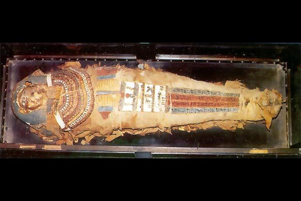 In show of Pharaonic heritage, Egypt parades royal mummies