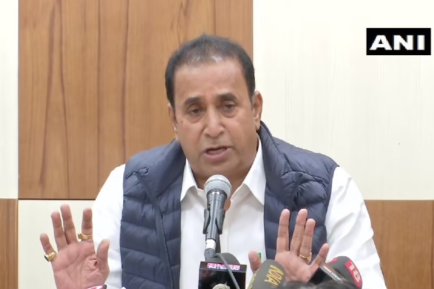 Guv accepts Deshmukhs resignation, Walse Patil gets home dept