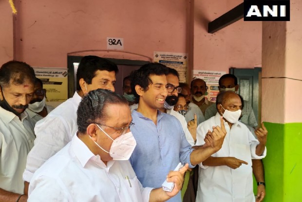 At half way mark, Kerala nearing 50 per cent turnout